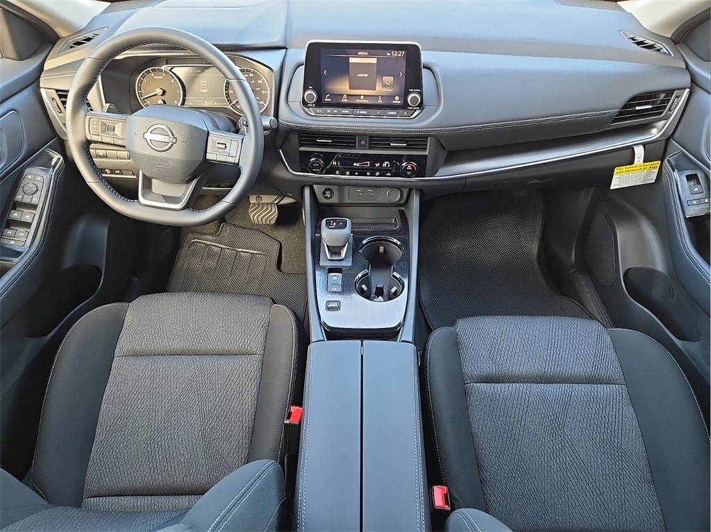 2025 Nissan Rogue SV photo 16