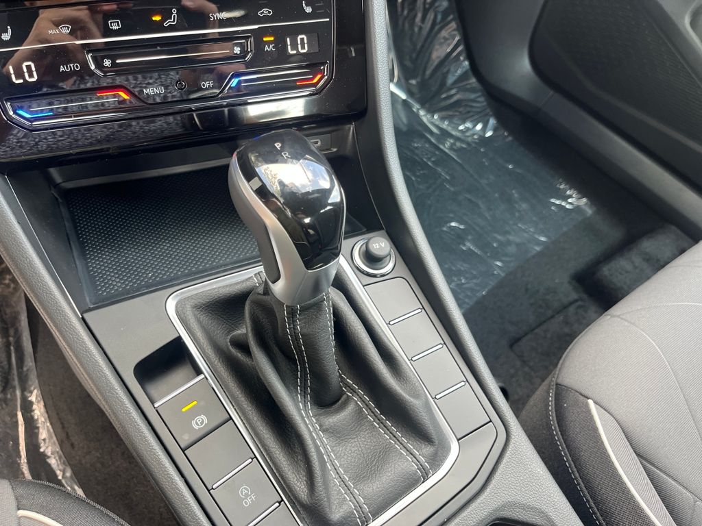 2025 Volkswagen Jetta 1.5T Sport photo 14