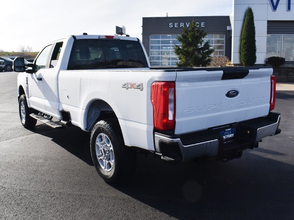 2026 Ford F-250 XLT photo 3