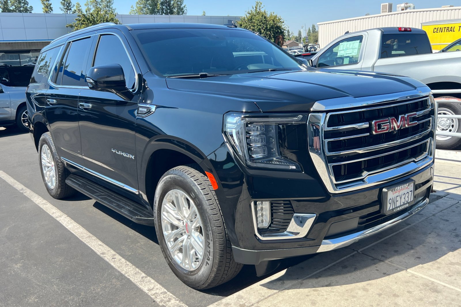 2024 Gmc Yukon SLT photo 2