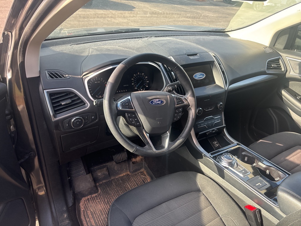 2019 Ford Edge SEL photo 4