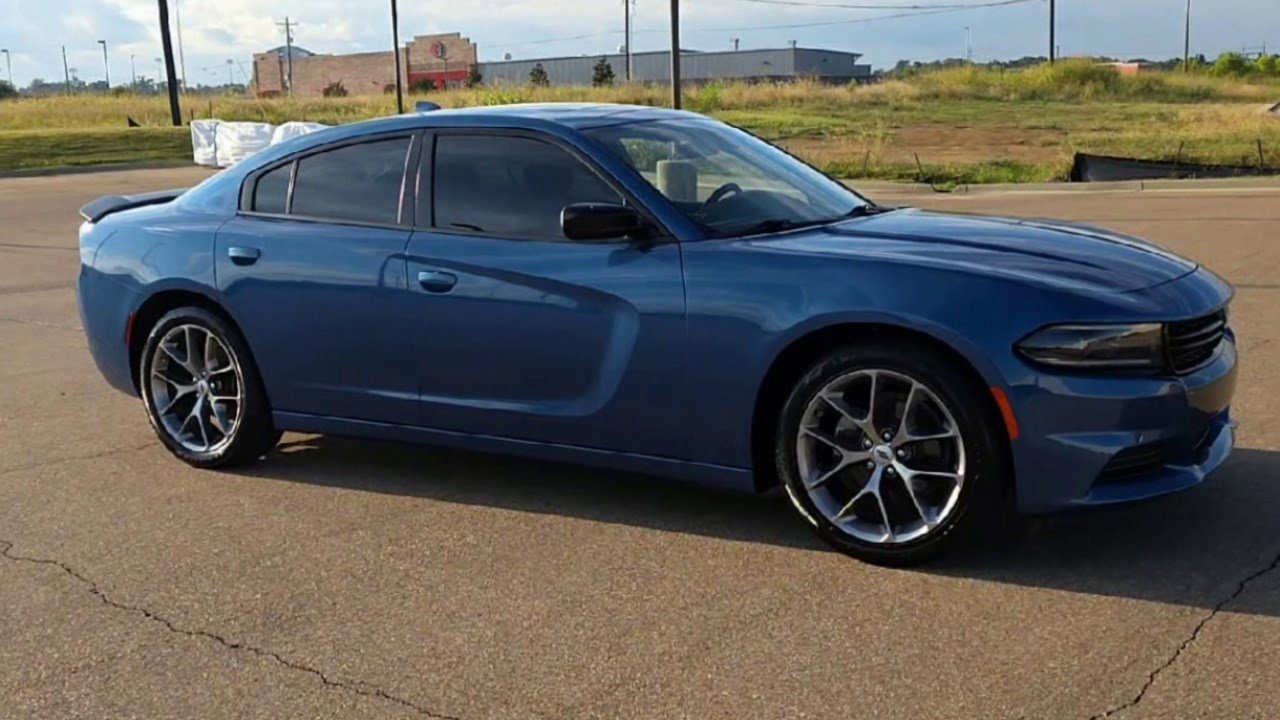 2023 Dodge Charger SXT photo 2