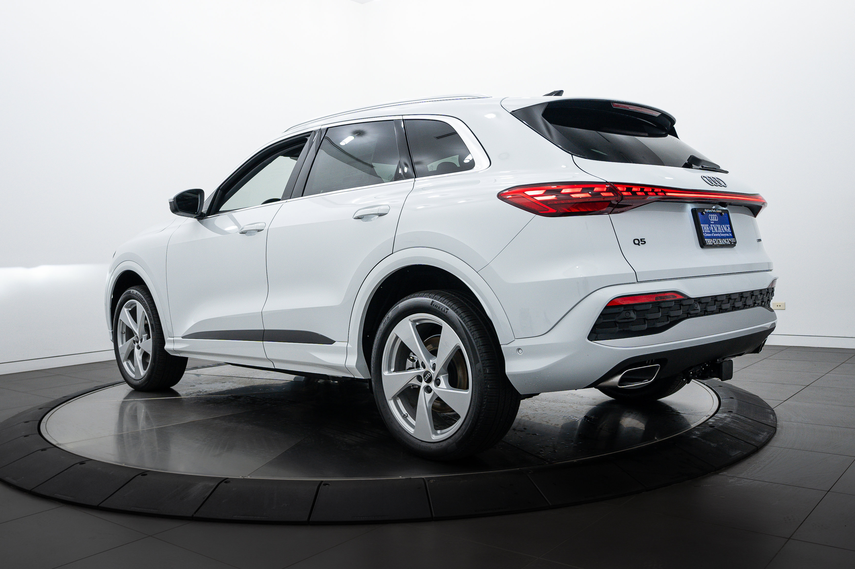 2025 Audi Q5 Premium Prestige photo 2