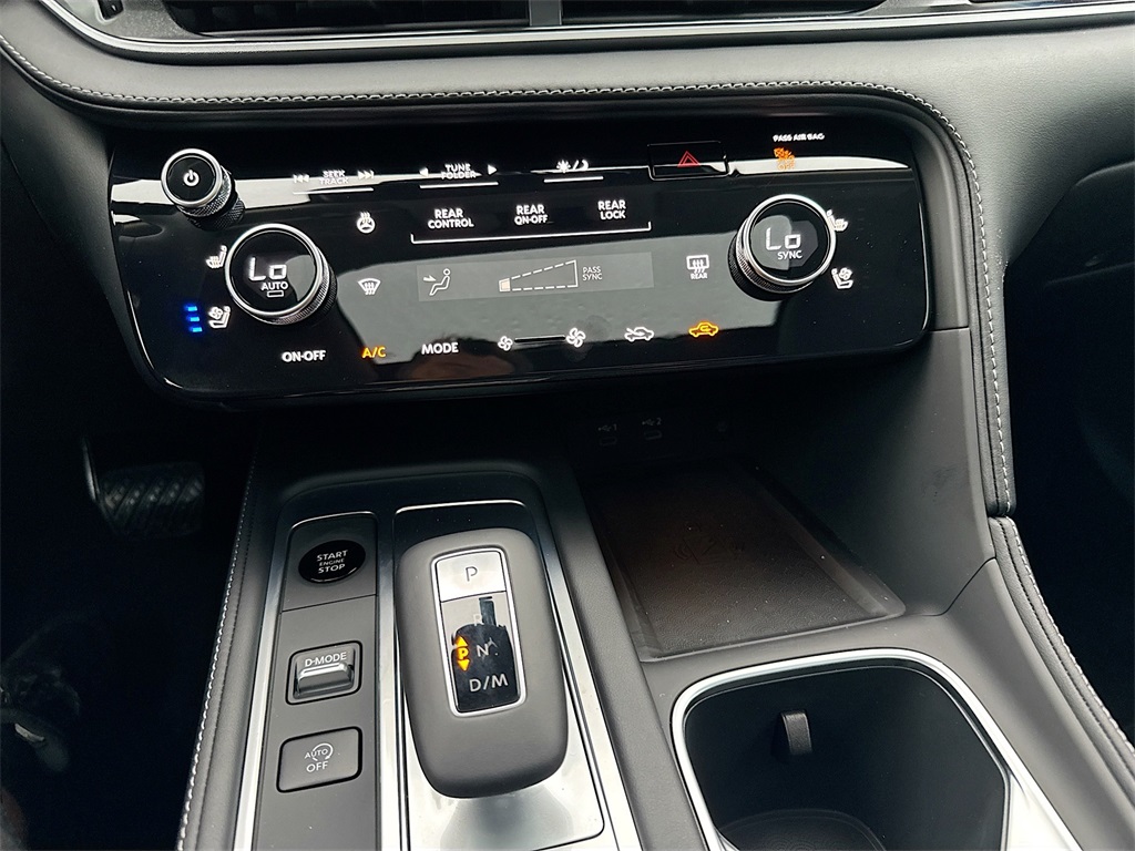 2026 Infiniti QX60 Luxe photo 16