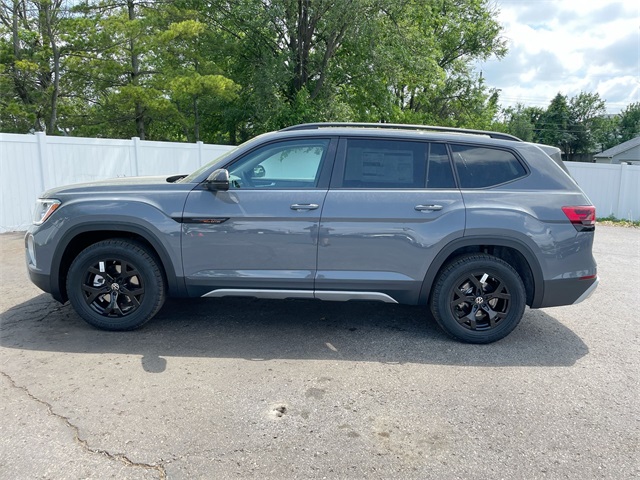 2025 Volkswagen Atlas Peak Edition SE Technology photo 20