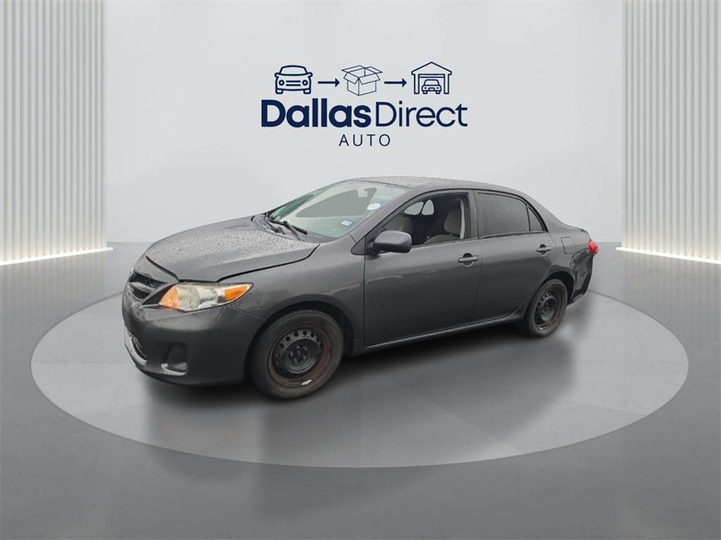 2011 Toyota Corolla LE photo 3
