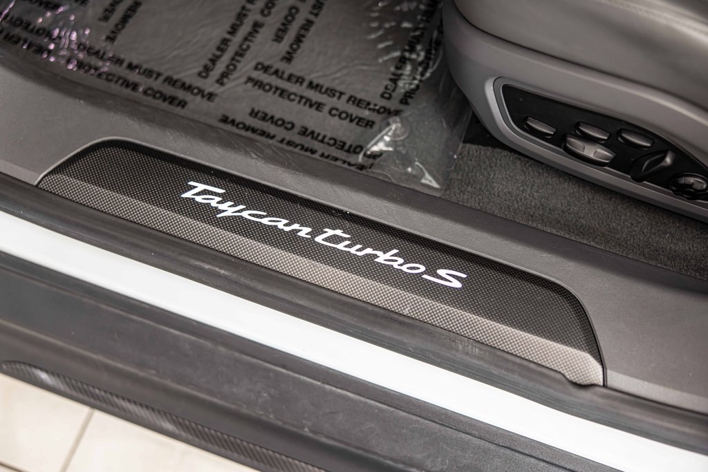 2020 PORSCHE TAYCAN - Image 25