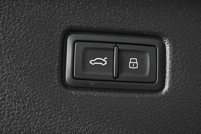 2024 Audi Q7 45 Premium photo 9