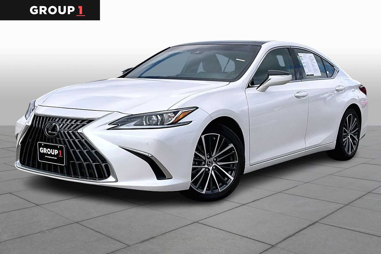 2025 Lexus ES 350's photo