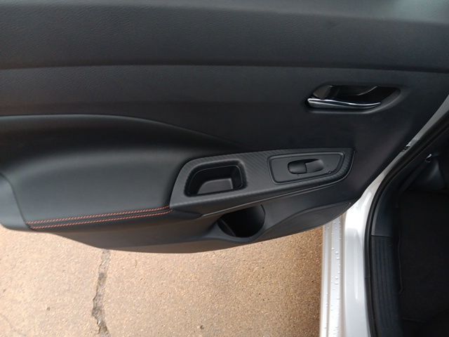 2025 Nissan Versa 1.6 SR photo 21