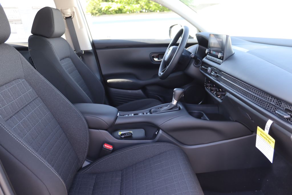 2025 Honda HR-V LX photo 19