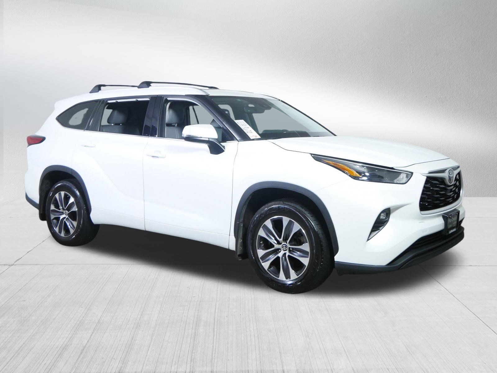 2022 Toyota Highlander XLE's photo