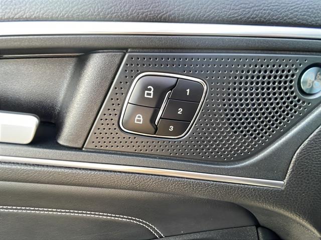 2024 Ford Edge Titanium photo 17