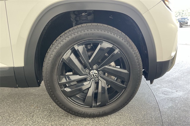 2023 Volkswagen Atlas Cross Sport SE Technology photo 47