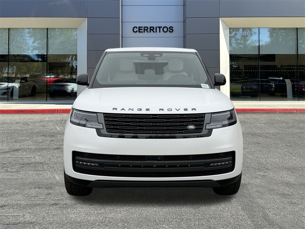 2025 Land Rover Range Rover SE photo 2