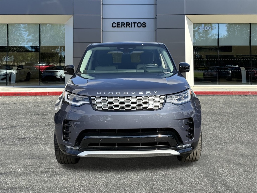 2025 Land Rover Discovery Metropolitan Edition photo 2