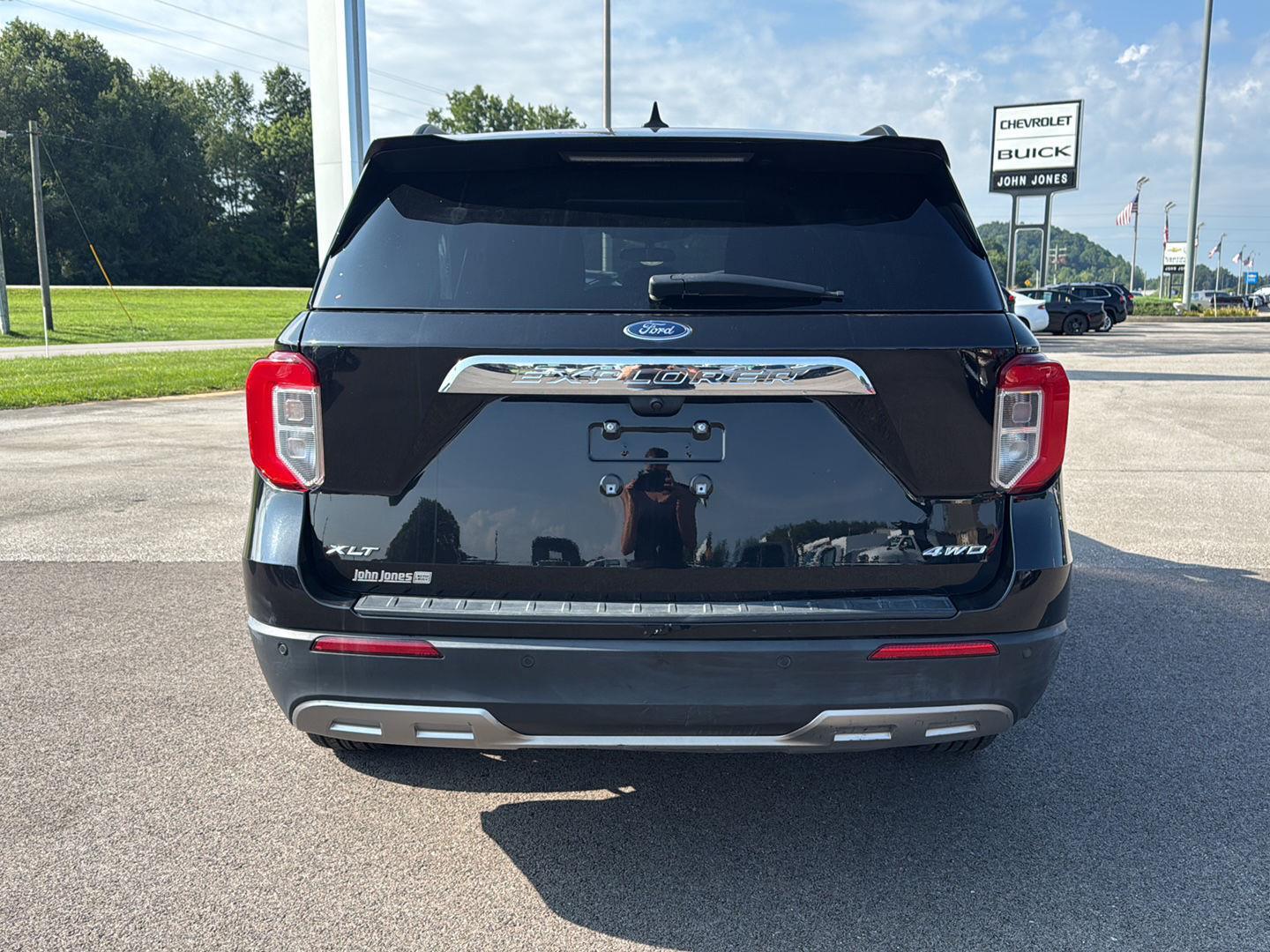 2023 Ford Explorer XLT photo 14