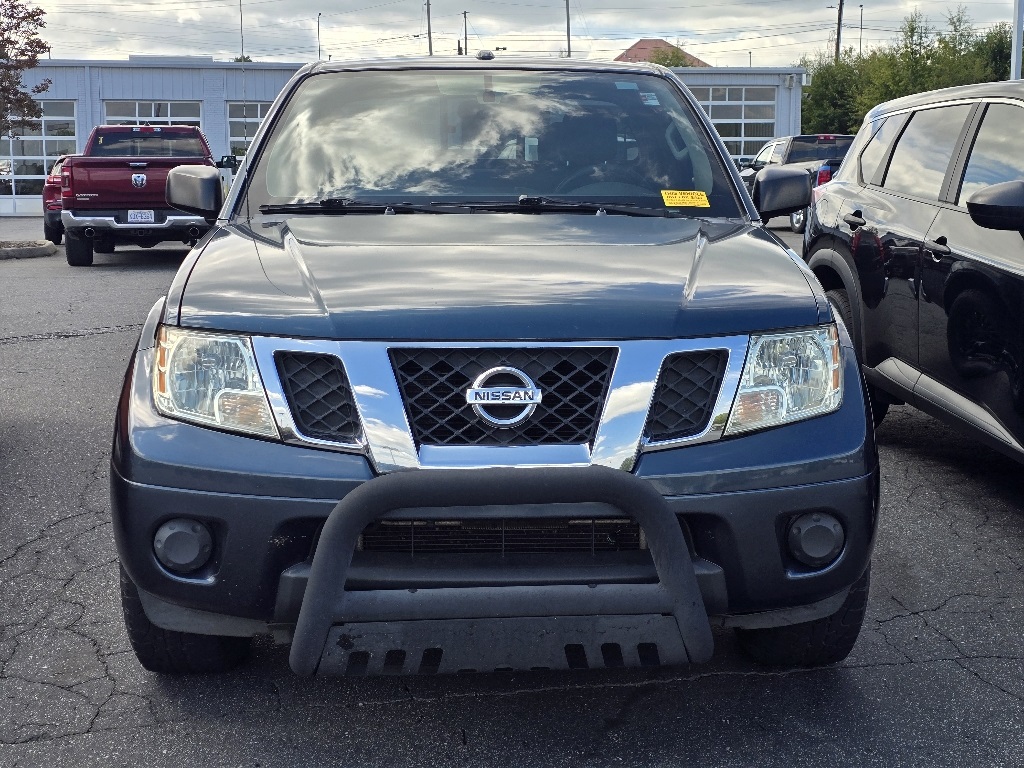 2013 Nissan Frontier SV photo 3