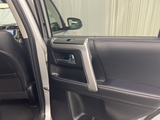 2022 Toyota 4Runner SR5 Premium photo 16