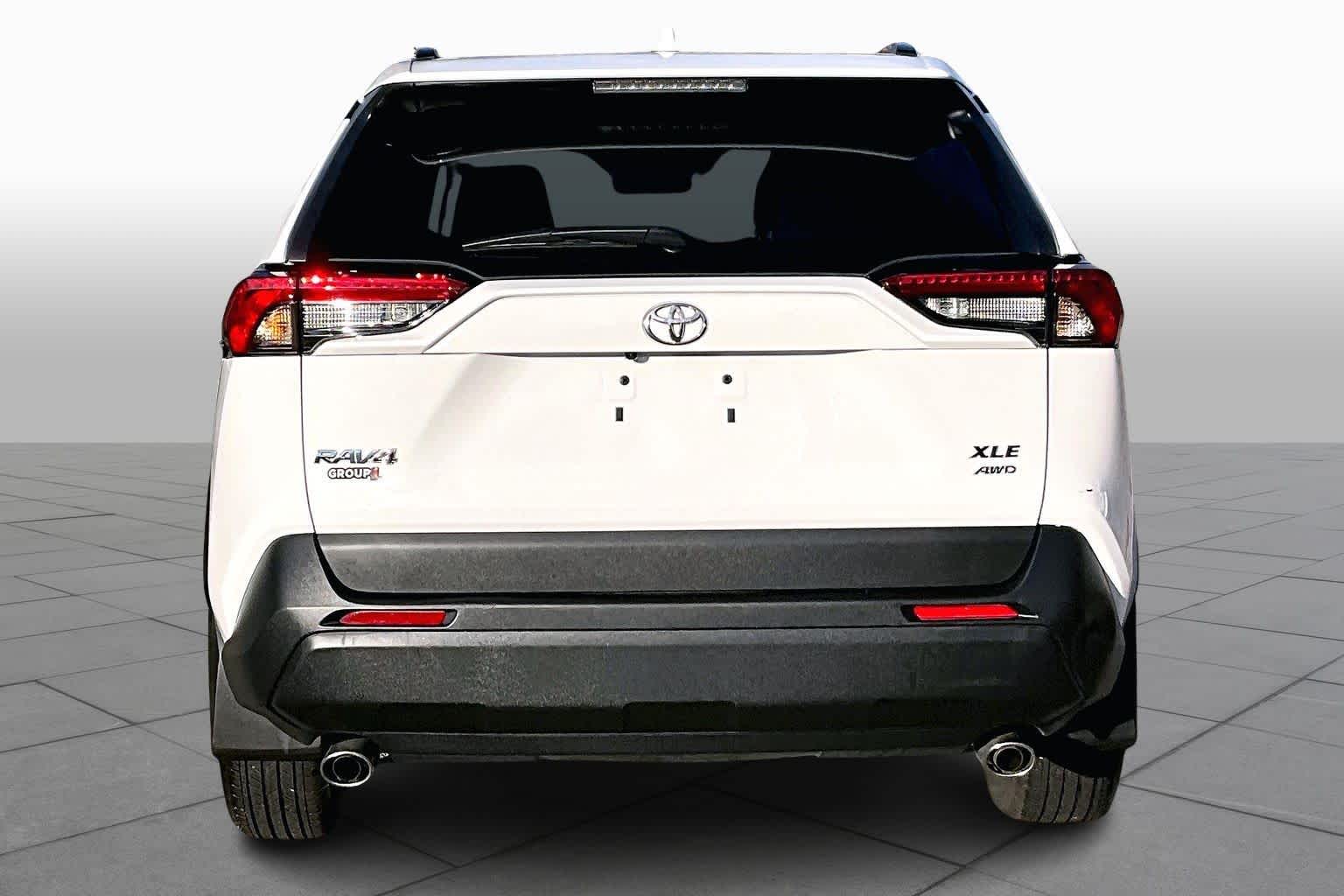 2023 Toyota RAV4 XLE photo 4