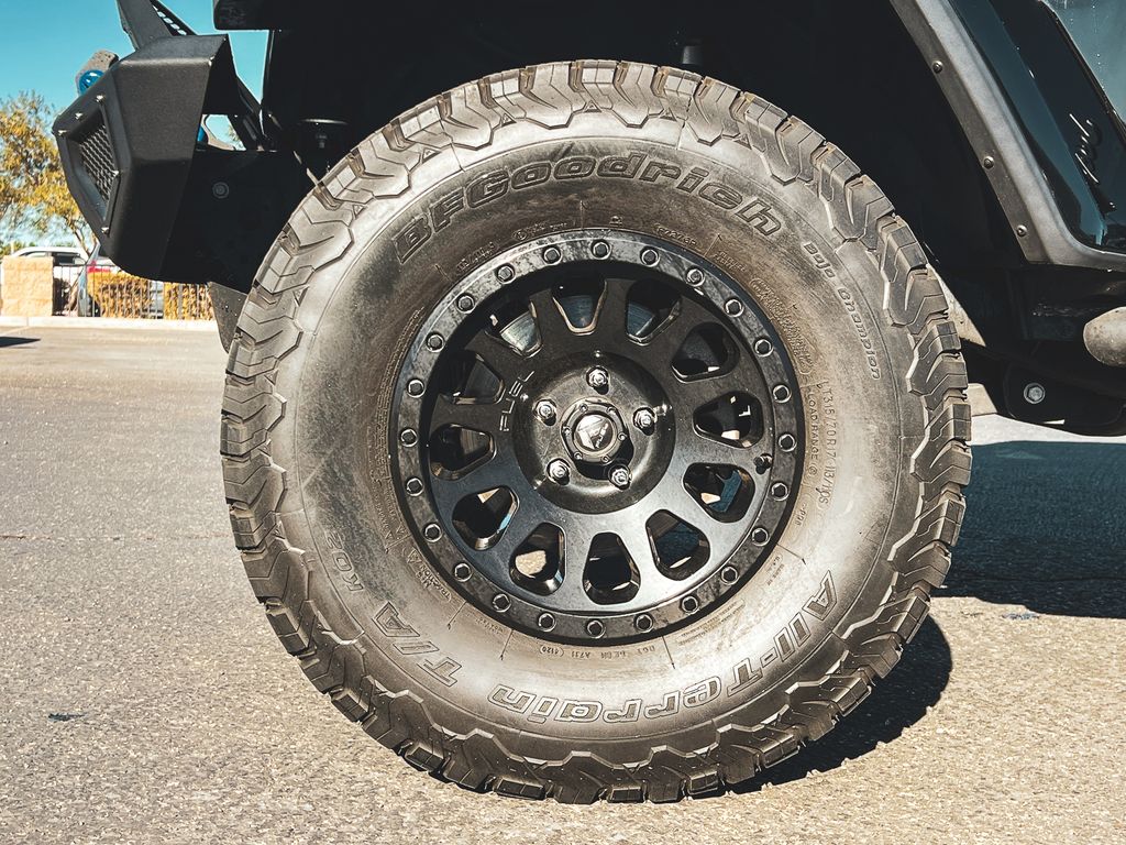 2021 Jeep Gladiator Willys photo 4