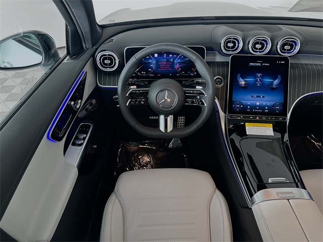 2025 Mercedes Benz GLC 300 photo 21
