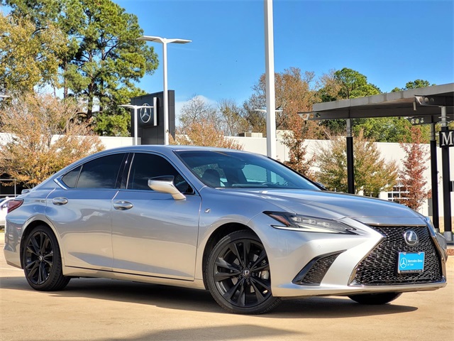 2022 Lexus ES F SPORT's photo
