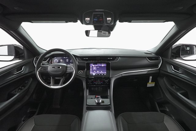 2025 Jeep Grand Cherokee Altitude X photo 5