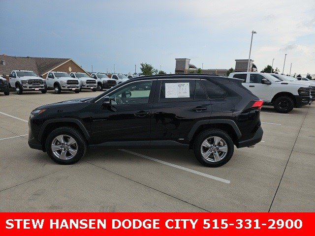 2024 Toyota RAV4 XLE's photo