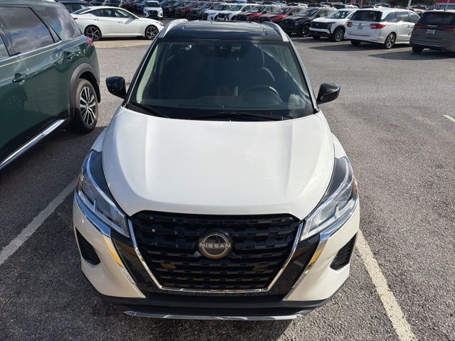 2022 Nissan Kicks SV's photo
