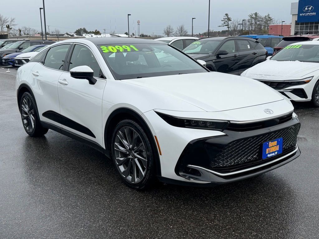 2023 Toyota Crown Limited's photo