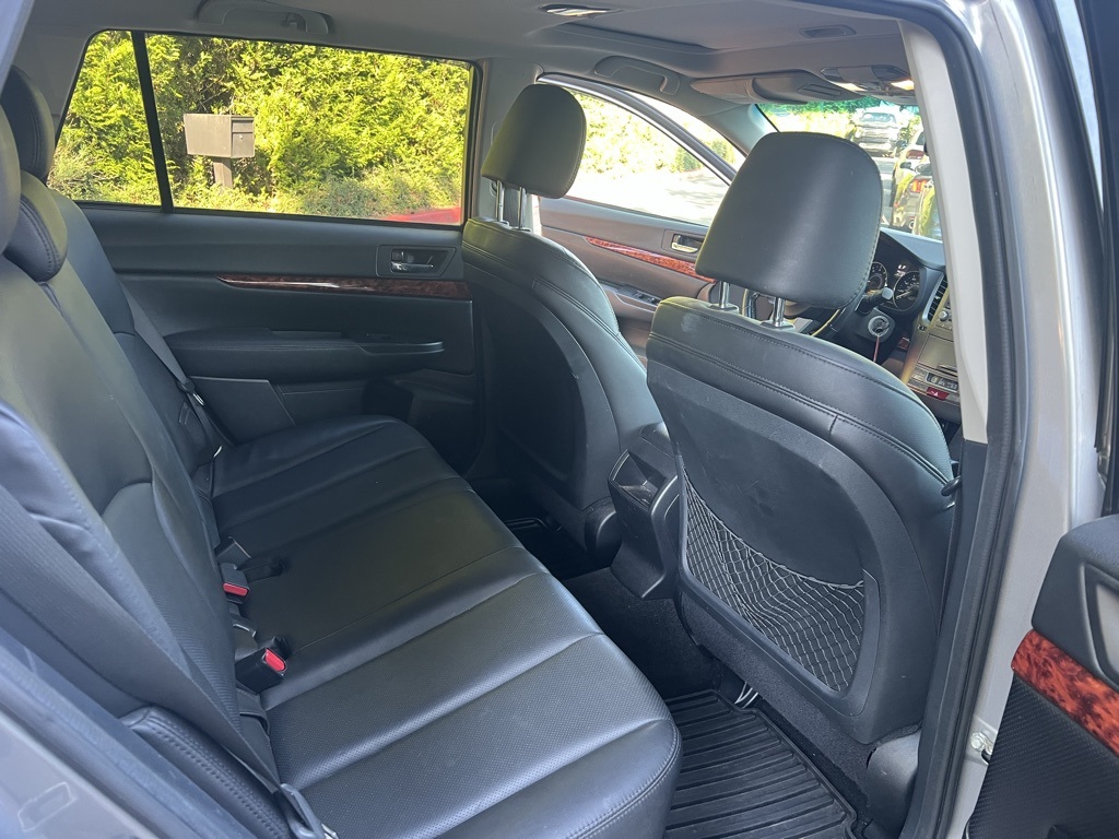 2010 Subaru Outback 2.5i photo 20