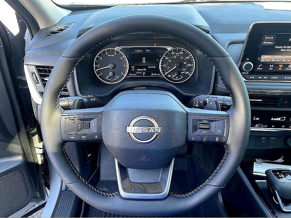 2026 Nissan Rogue SV photo 7