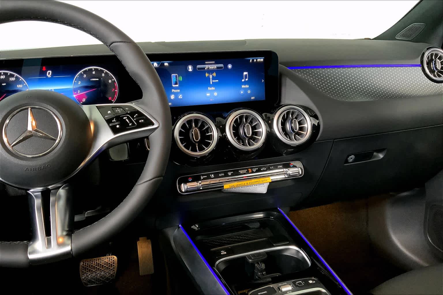 2025 Mercedes Benz GLA 250 4MATIC photo 8