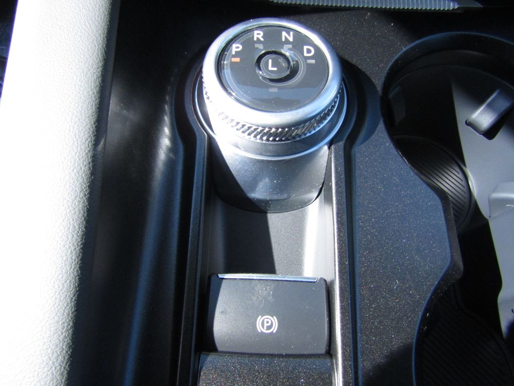 2025 Ford Explorer photo 27
