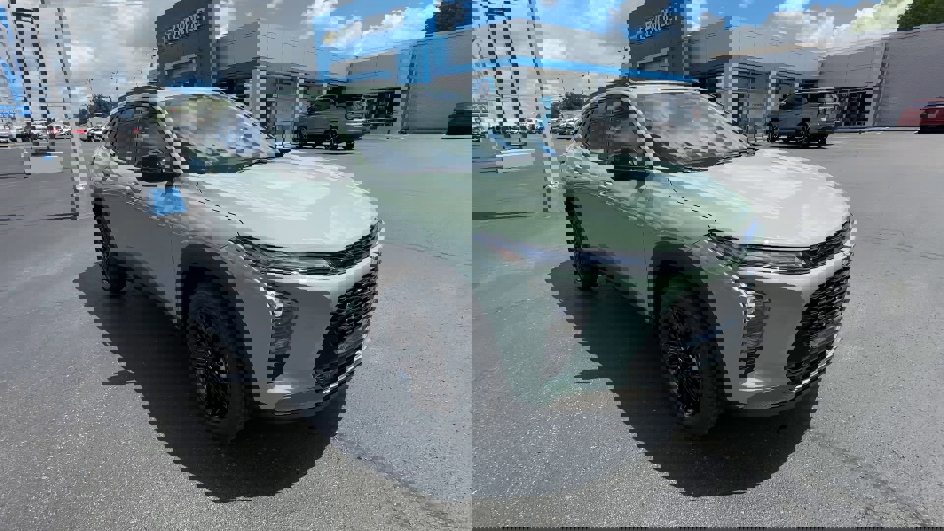 2025 Chevrolet Trax ACTIV photo 2