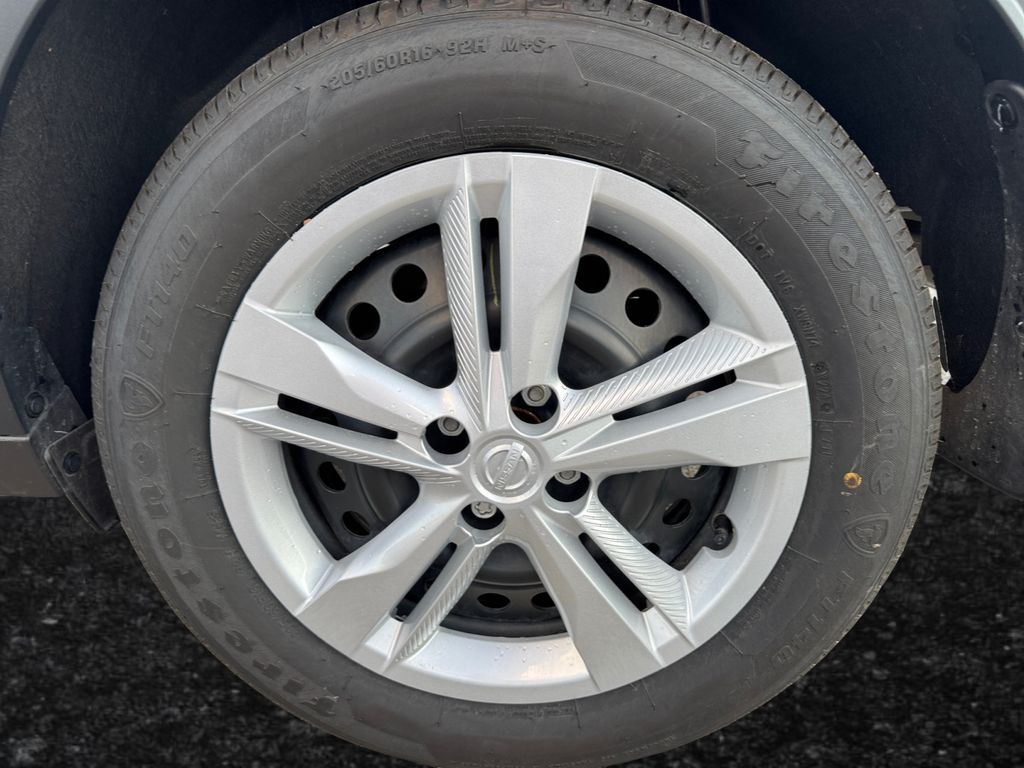 2024 Nissan Kicks S photo 25