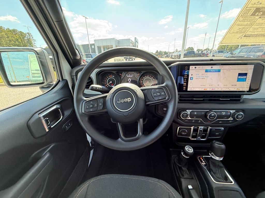 2025 Jeep Gladiator Sport photo 14