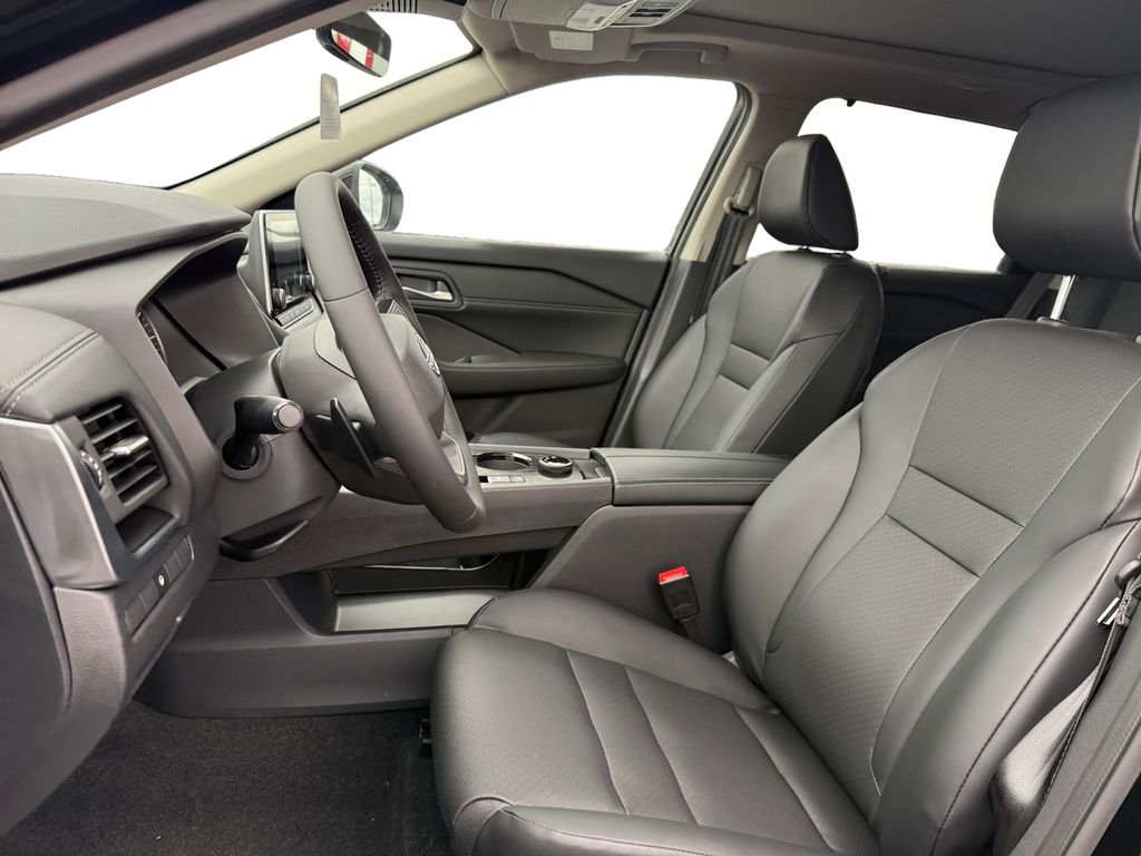 2026 Nissan Rogue SV photo 9