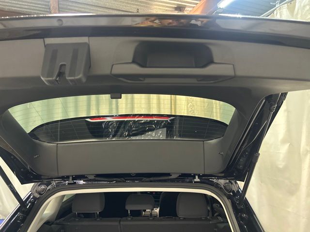 2025 Volkswagen Tiguan S photo 32