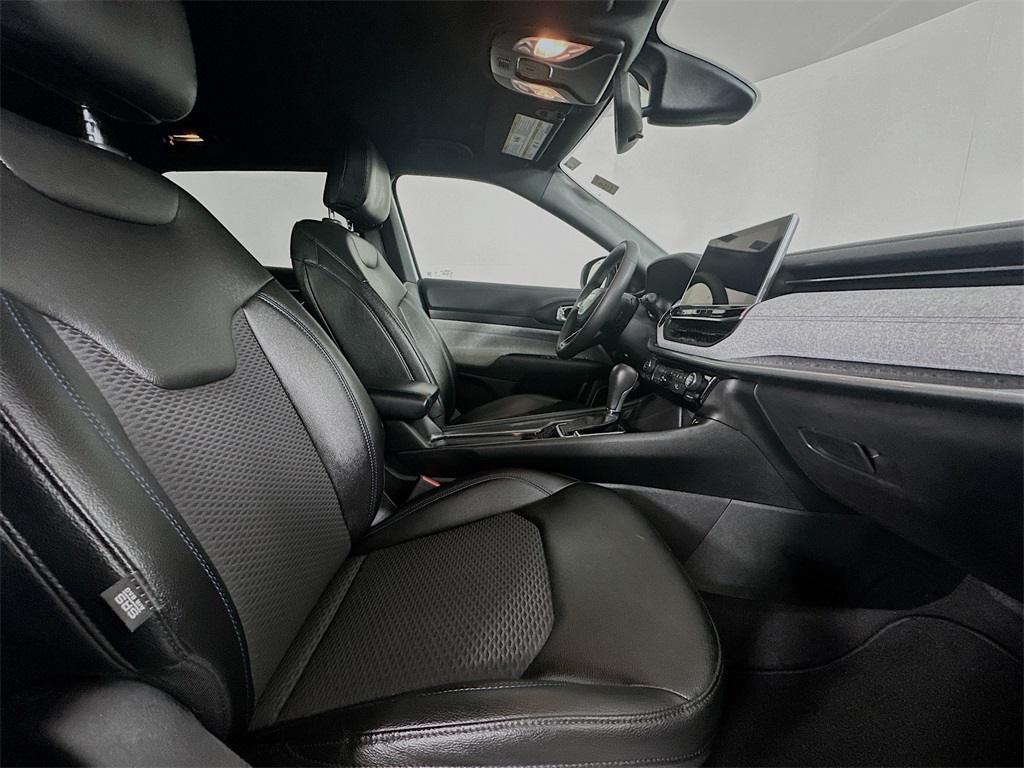 2024 Jeep Compass Latitude photo 24