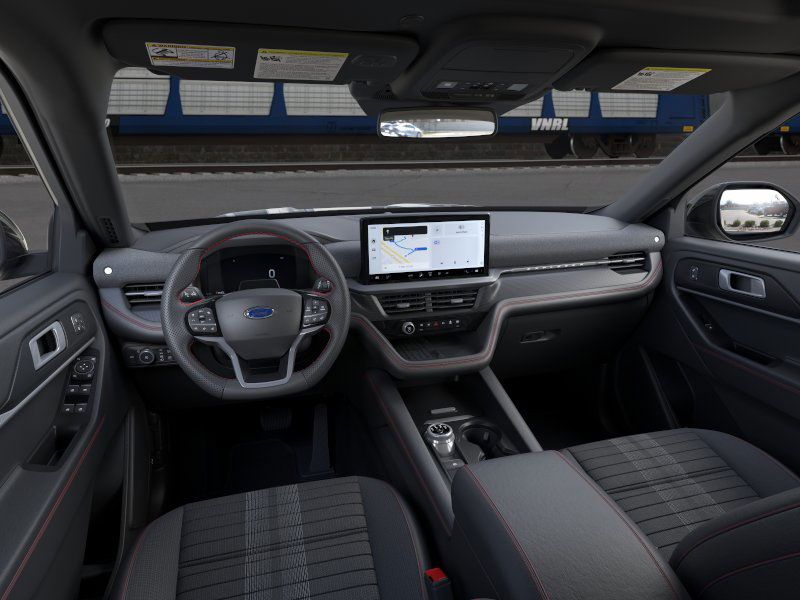 2025 Ford Explorer ST-Line photo 6