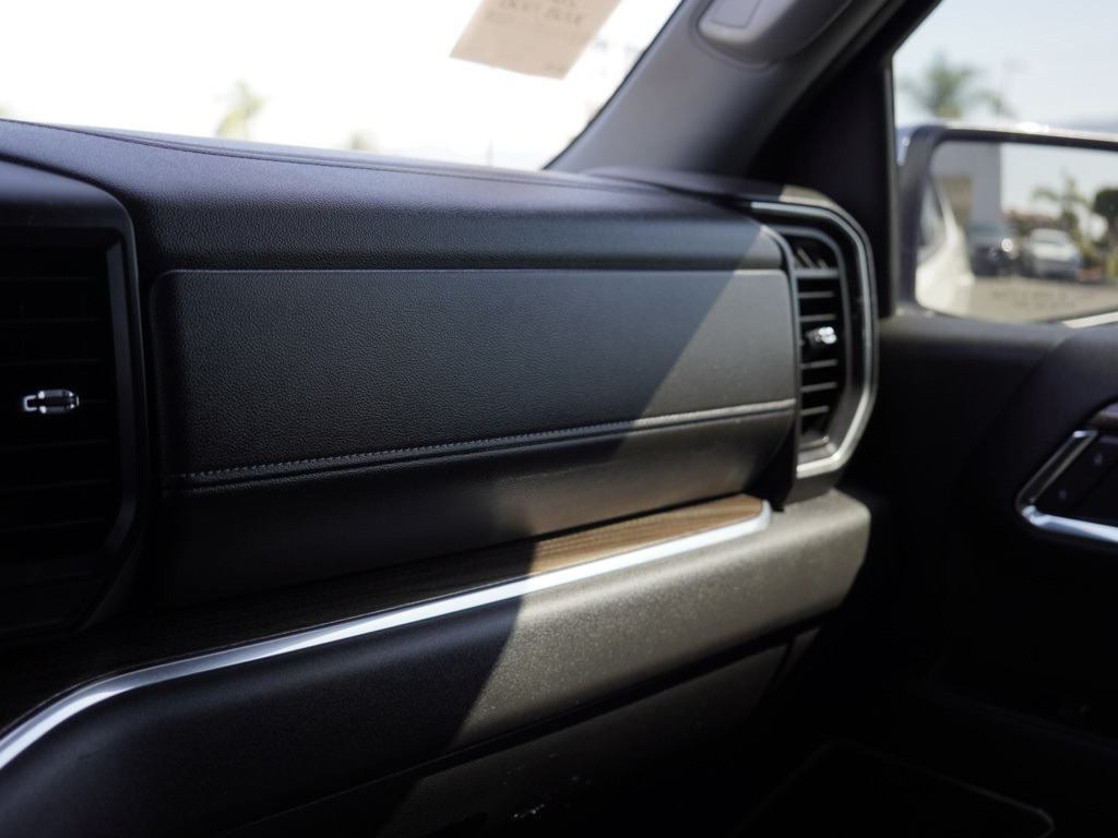 2024 Chevrolet Silverado 1500 LT photo 19