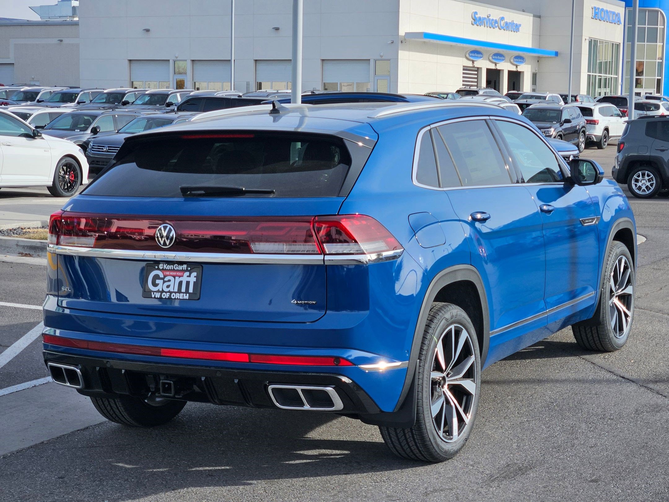 2025 Volkswagen Atlas Cross Sport SEL Premium R-Line photo 3