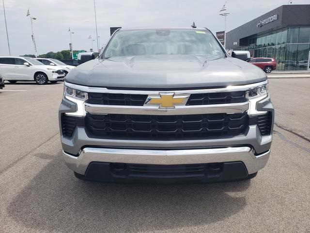 2025 Chevrolet Silverado 1500 LT photo 2