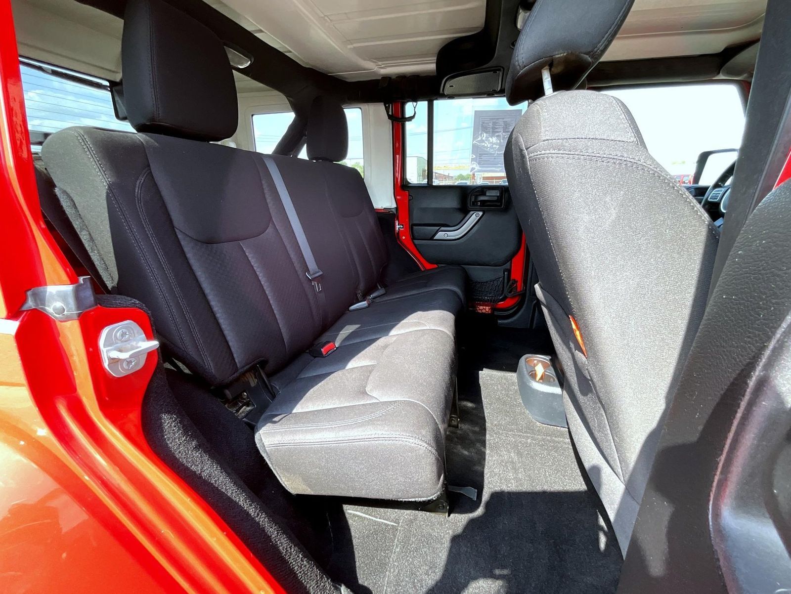 2015 Jeep Wrangler Unlimited Sport photo 16