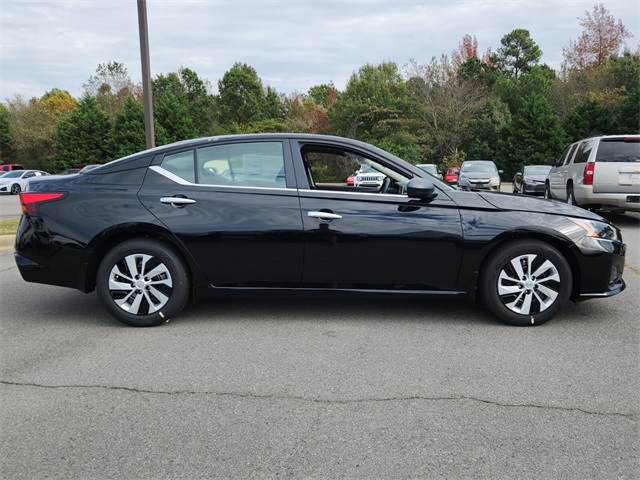 2025 Nissan Altima 2.5 S photo 2