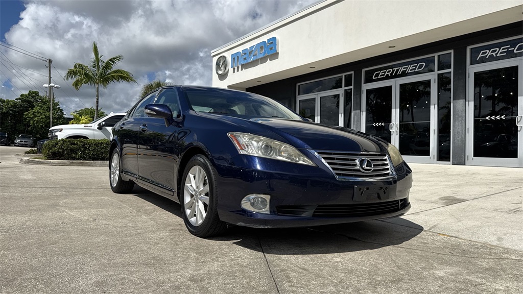 2011 Lexus ES 350 photo 28