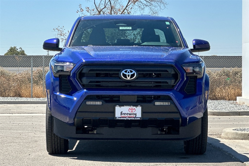 2025 Toyota Tacoma SR5 4x4 Double Cab photo 9