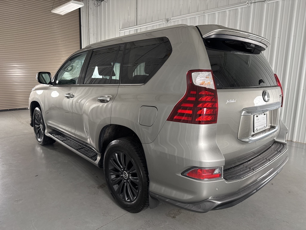 2021 Lexus GX 460 photo 3